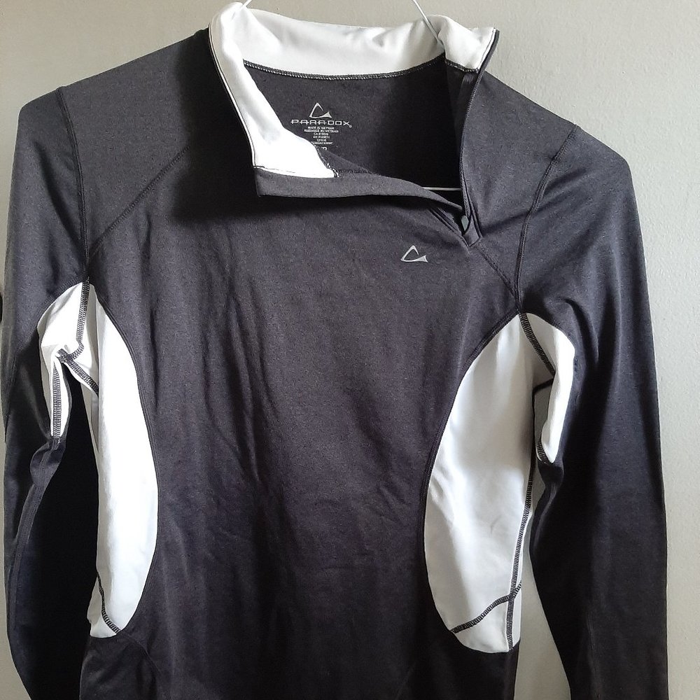Paradox Small Grey & White Longsleeve Athletic Top